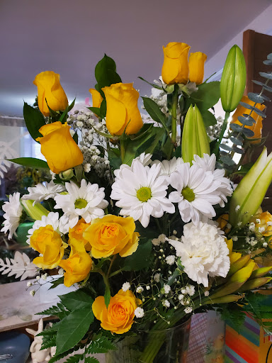 Florist «Exquisite Flowers Etc», reviews and photos, 70 Bridge St, Pelham, NH 03076, USA