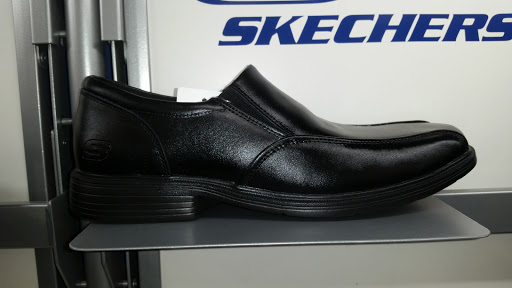 Shoe Store «SKECHERS Factory Outlet», reviews and photos, 163-11 Jamaica Ave, Jamaica, NY 11432, USA
