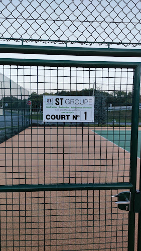 Terrain de tennis à Conflans-sur-Seine