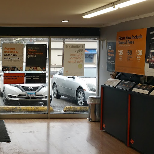 Cell Phone Store «Boost Mobile», reviews and photos, 841 W Rollins Rd, Round Lake, IL 60073, USA