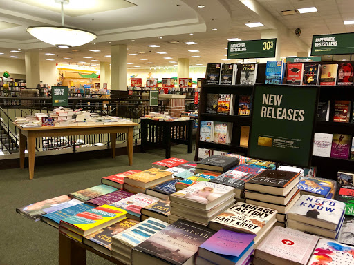 Book Store «Barnes & Noble Booksellers», reviews and photos, 5604 Bay St, Emeryville, CA 94608, USA