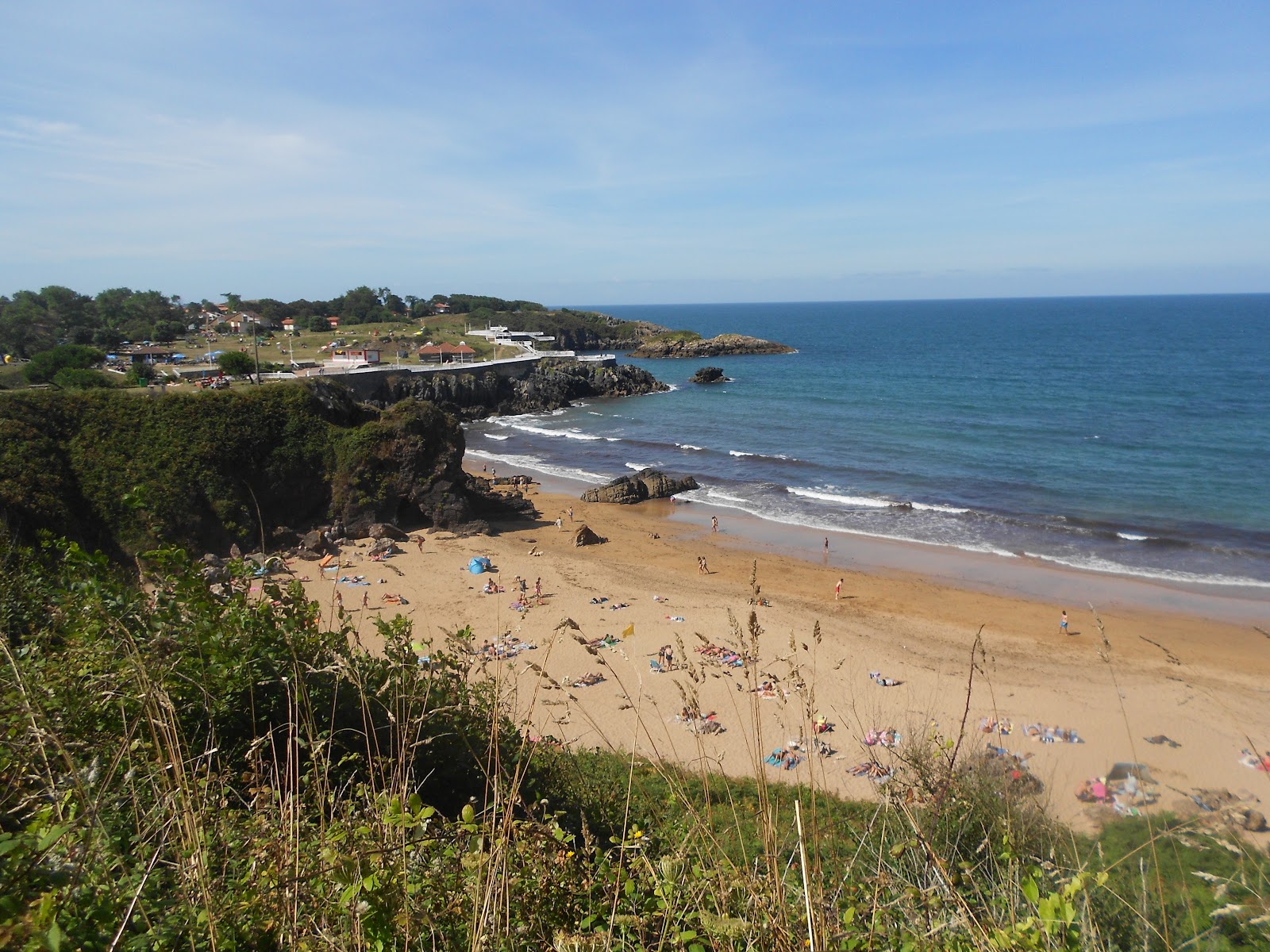 Foto von Playa de El Tranqueru mit beiger sand Oberfläche