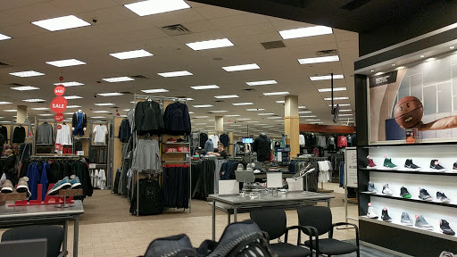 Sporting Goods Store «SCHEELS», reviews and photos, 2800 S Columbia Rd, Grand Forks, ND 58201, USA