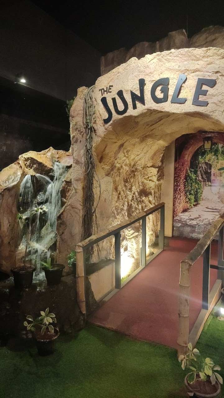 Jungle restaurant
