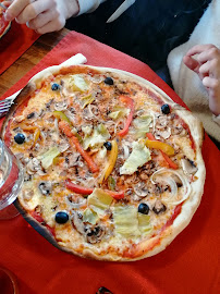 Pizza du La Tanière - Restaurant Pizzeria à Morzine - n°2