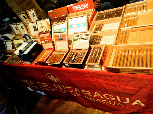 Tobacco Shop «Paradise Island Smoke Shop», reviews and photos, 3316 Snapfinger Rd, Lithonia, GA 30038, USA