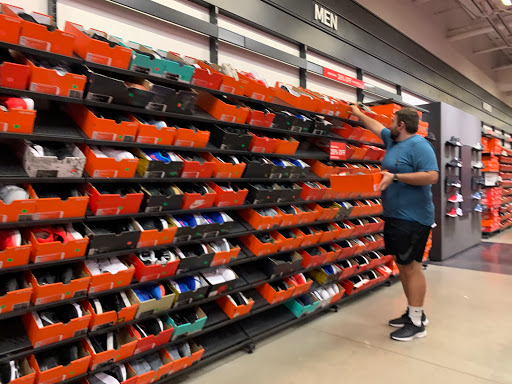 Clothing Store «Nike Factory Store», reviews and photos, 505 Premium Outlets Dr, Monroe, OH 45050, USA