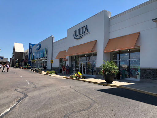 Hair Salon «Ulta Beauty», reviews and photos, 2699 Edmondson Rd, Cincinnati, OH 45209, USA