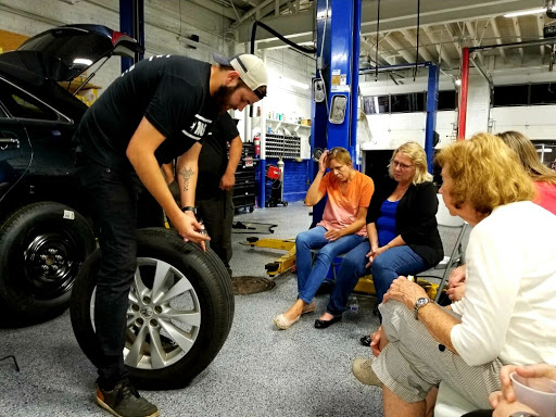 Auto Repair Shop «Norwood Auto Service», reviews and photos, 6055 N Northwest Hwy, Chicago, IL 60631, USA