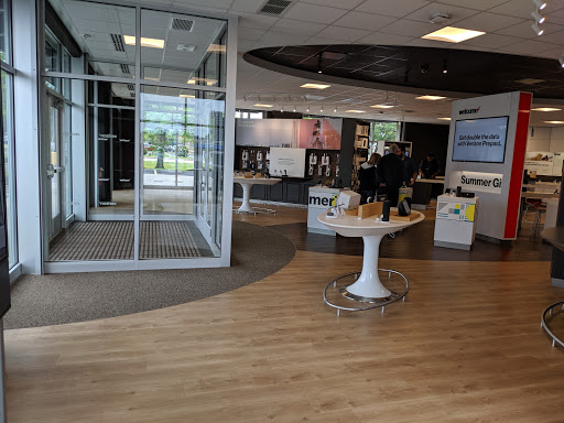 Cell Phone Store «Verizon», reviews and photos, 26200 Brookpark Rd, North Olmsted, OH 44070, USA