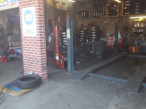 Used Tire Shop «Noble Wholesale tires & Automotive Repair», reviews and photos, 1755 Gulf to Bay Blvd, Clearwater, FL 33755, USA