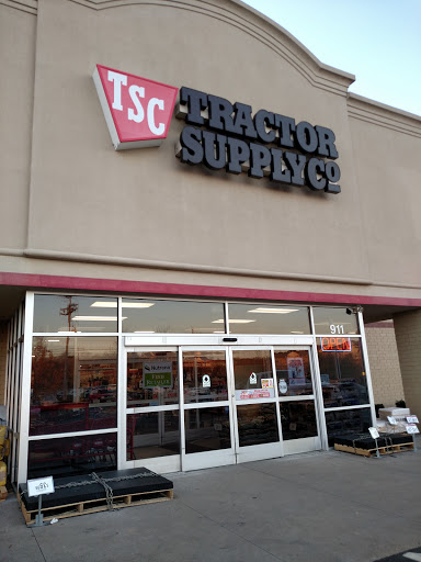 Home Improvement Store «Tractor Supply Co.», reviews and photos, 911 Center Point Rd, Hendersonville, TN 37075, USA