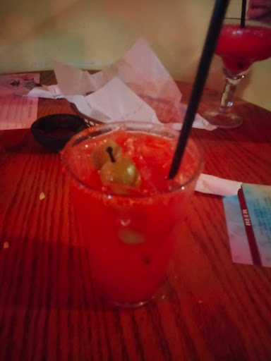 Restaurant «TNT on the Lake», reviews and photos, 2599 Lakeshore Blvd, Lakeport, CA 95453, USA