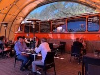 Atmosphère du Bus restaurant Plein champs à Couiza - n°2