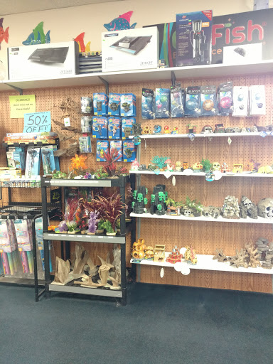 Pet Store «Birds & Beasts Pet Shop», reviews and photos, 35 Berkshire Dr # 18, Crystal Lake, IL 60014, USA