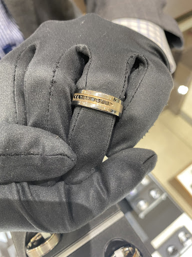 Jeweler «Benchmark Jewelers - The Parks at Arlington», reviews and photos, 3811 S Cooper St #1112, Arlington, TX 76015, USA