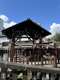 湯畑・湯けむり亭