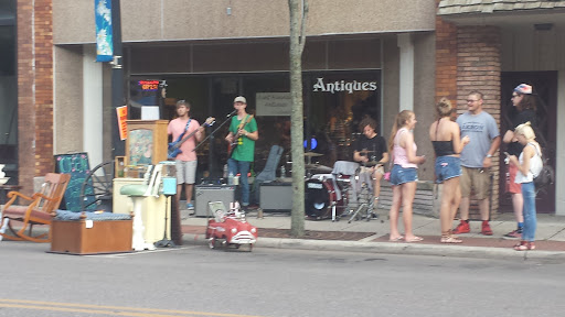 Tobacco Shop «The Glass House», reviews and photos, 536 W Tuscarawas Ave, Barberton, OH 44203, USA