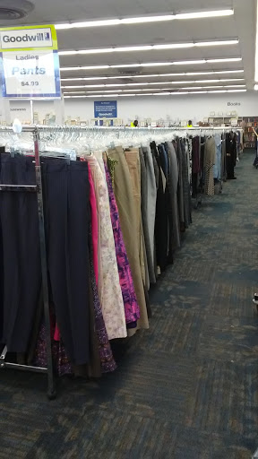 Thrift Store «Goodwill Colonial Heights Retail Store», reviews and photos