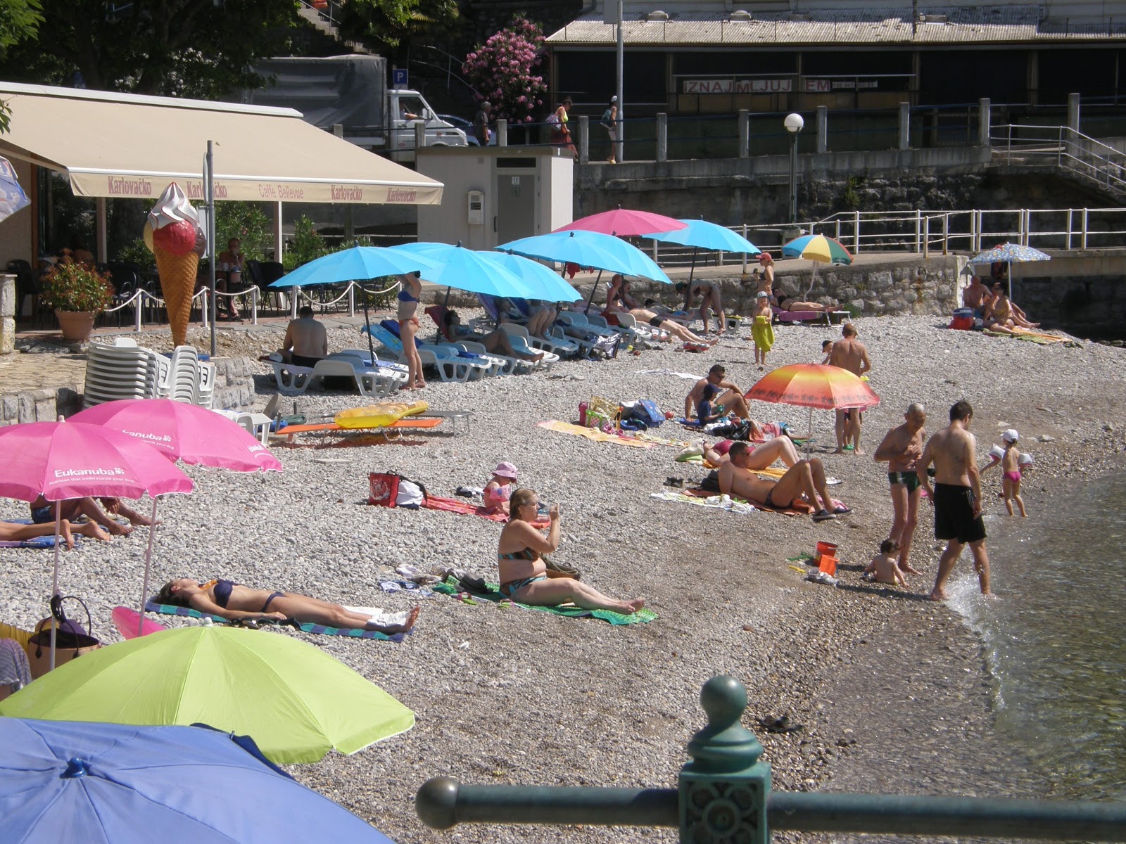 Foto de Ika beach área parcialmente de hotel