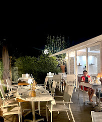 Atmosphère du Le Romarin - Restaurant provençal contemporain - Cuisine maison - Viandes de bœuf premium à La Colle-sur-Loup - n°2