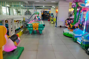 𝐖𝐎𝐖 𝐆𝐚𝐦𝐞𝐬-𝐍-𝐁𝐢𝐭𝐞𝐬 - Kids Entertainment Area/Soft Play Area/Cafe Area/Birthday Celebration Place/Best Game Zone in Rajkot image