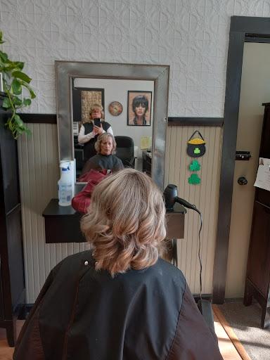 Hair Salon «Bensons Hair & Skin Care Salon», reviews and photos, 149 E Main St, Tilton, NH 03276, USA