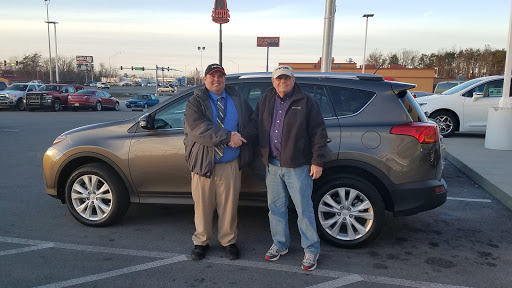 Dodge Dealer «East Tennessee Dodge Chrysler Jeep», reviews and photos, 2774 N Main St, Crossville, TN 38555, USA