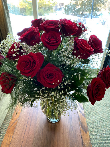 Florist «Lilypots Fresh Flowers and Gifts», reviews and photos, 605 W Main St, Lake Geneva, WI 53147, USA