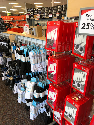 Shoe Store «Shoe Carnival», reviews and photos, 7085 Bakers Bridge Ave, Franklin, TN 37067, USA