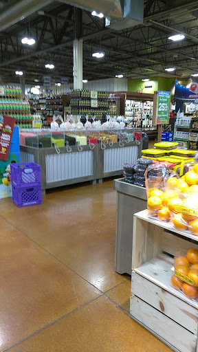 Grocery Store «Fresh Thyme Farmers Market - Kenosha», reviews and photos, 7100 Green Bay Rd, Kenosha, WI 53142, USA