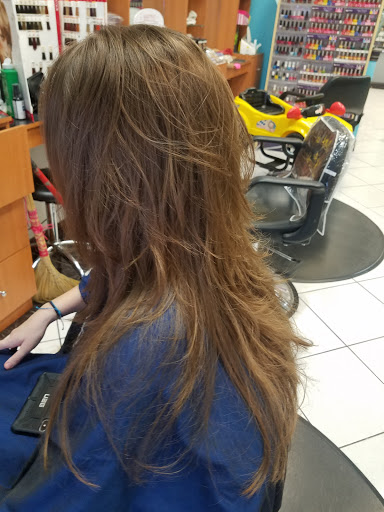 Beauty Salon «Hollywood Hair Salon», reviews and photos, 1100 N Blue Mound Rd, Saginaw, TX 76131, USA