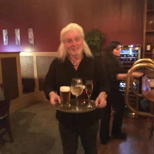 Wine Bar «Mouse Trap Cafe Wine and Cheese Bar, Full Bar», reviews and photos, 203 Broadway, Amityville, NY 11701, USA