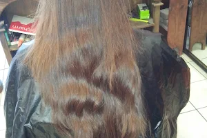 Bella's Hair Salon image