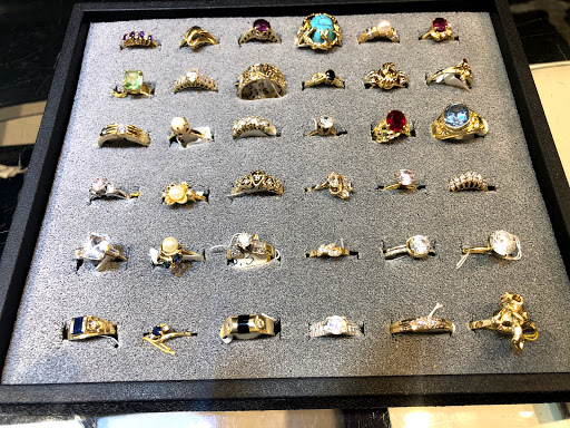 Pawn Shop «Cesar Chavez Pawn & Jewelry», reviews and photos, 2209 East Cesar E Chavez Avenue, Los Angeles, CA 90033, USA