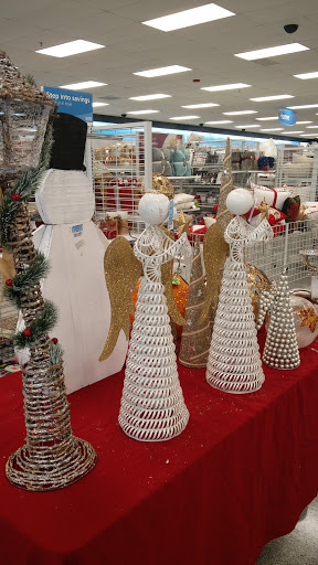 Clothing Store «Ross Dress for Less», reviews and photos, 177 Levittown Pkwy, Levittown, PA 19055, USA