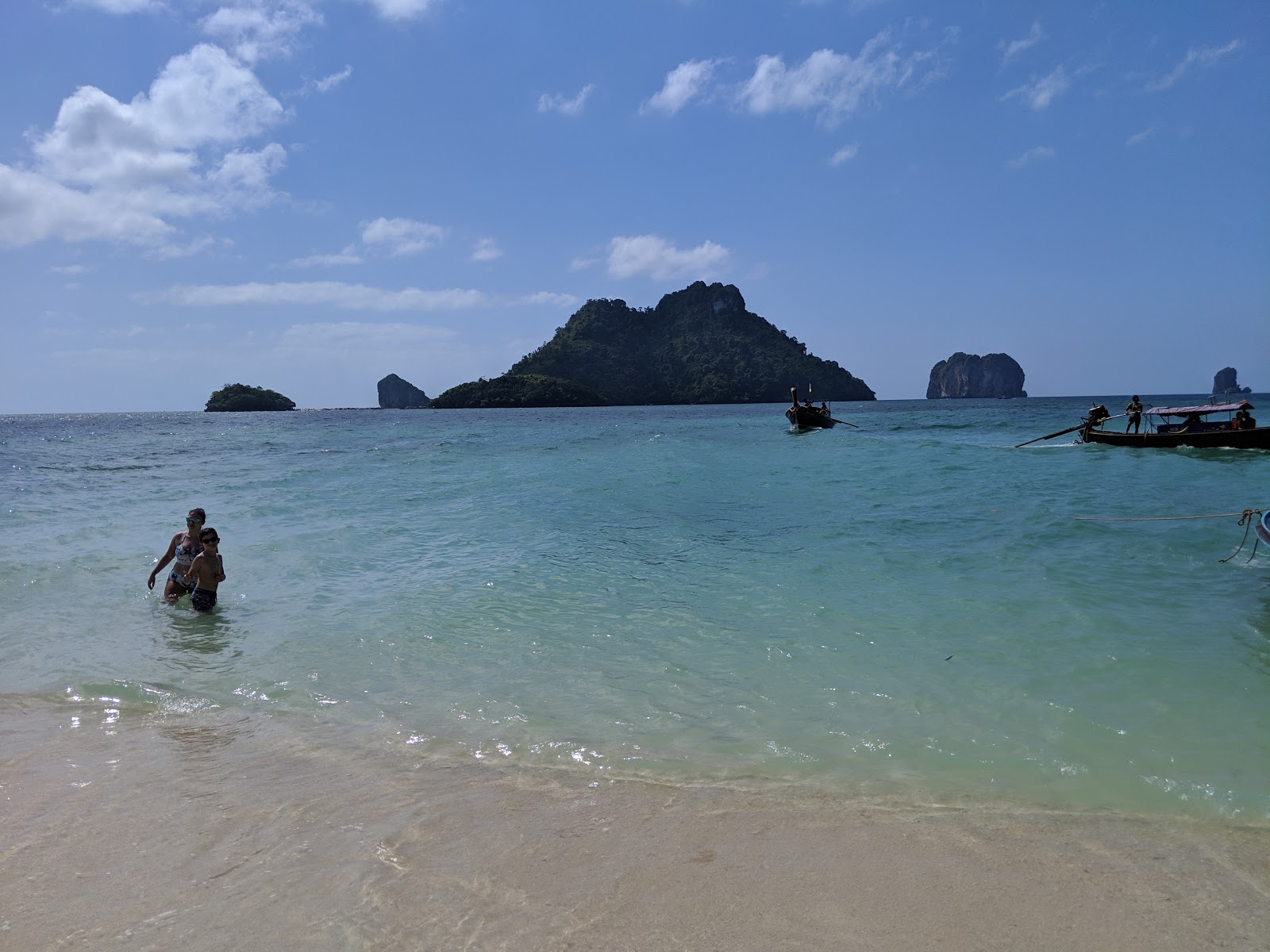 Ko Poda Beach II'in fotoğrafı - rahatlamayı sevenler arasında popüler bir yer