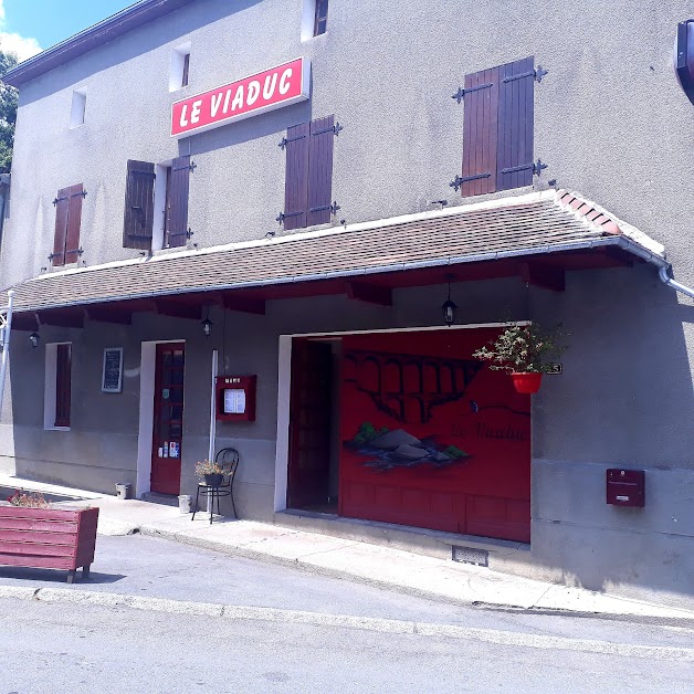 Le Viaduc Bar - Restaurant à Folles