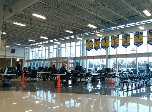 Used Car Dealer «CarMax», reviews and photos, 250 E Golf Rd, Schaumburg, IL 60173, USA