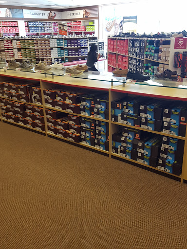 Shoe Store «Famous Footwear», reviews and photos, 47210 Michigan Ave, Canton, MI 48188, USA