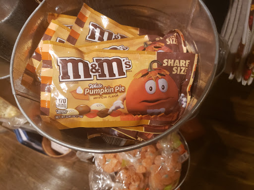 American Restaurant «Cracker Barrel Old Country Store», reviews and photos, 800 N Interstate Dr, Norman, OK 73072, USA