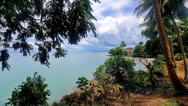 Wisata Pantai Teluk Gosong