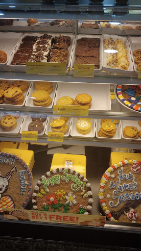 Dessert Shop «Nestle Toll House», reviews and photos, 5 E Greenway Plaza, Houston, TX 77046, USA