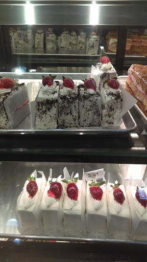 Shopping Mall «Merritt Park Shopping Center», reviews and photos, 1762 Merritt Blvd, Dundalk, MD 21222, USA