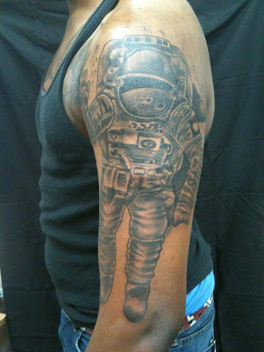 Tattoo Shop «Cosmic Tattoos», reviews and photos, 3927 Monroe Rd, Charlotte, NC 28205, USA