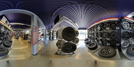 Truck Accessories Store «4 Wheel Parts Performance Center», reviews and photos, 550 W San Carlos St, San Jose, CA 95126, USA