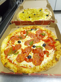 Pepperoni du Pizzas à emporter Pizza rosa traiteur à Saint-Laurent-d'Agny - n°5