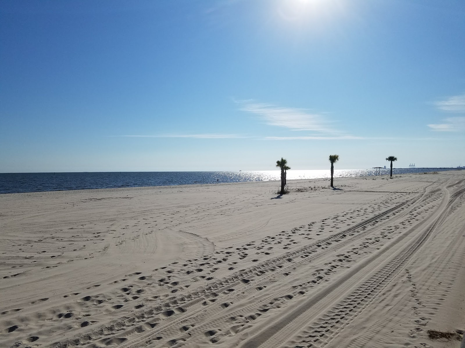 Foto van Mississippi City beach met wit fijn zand oppervlakte