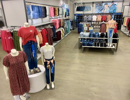 Clothing Store «Old Navy», reviews and photos, 90 Pleasant Valley St, Methuen, MA 01844, USA