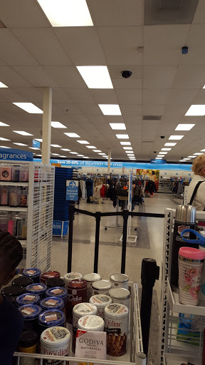 Clothing Store «Ross Dress for Less», reviews and photos, 120 Glynn Isle, Brunswick, GA 31525, USA